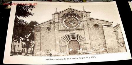 Postales: ANTIGUA POSTAL DE AVILA - IGLESIA DE SAN PEDRO - M. ARRIBAS  - CIRCULADA EN 1947