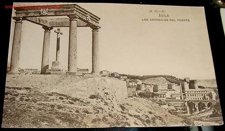Postales: ANTIGUA POSTAL DE AVILA - LOS ARRABALES DEL PUENTE  - H.M.-M.