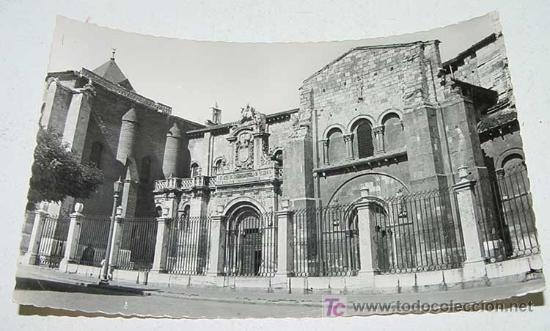 Postales: ANTIGUA FOTO POSTAL DE LEON N&ordm; 11 - BASILICA DE SAN ISIDORO - EDICIONES ARTIGOT - SIN CIRCULAR,