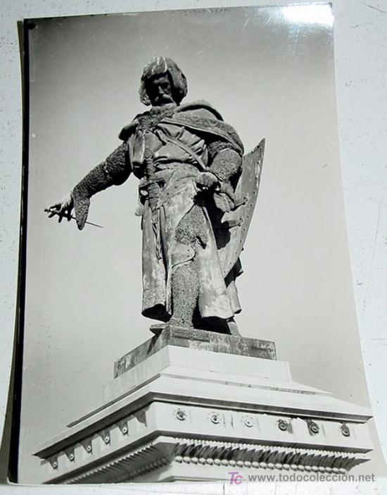 Postales: ANTIGUA FOTO POSTAL DE LEON - 68 - ESTATUA DE GUZMAN EL BUENO - EDICIONES ARTIGOT - SIN CIRCULAR