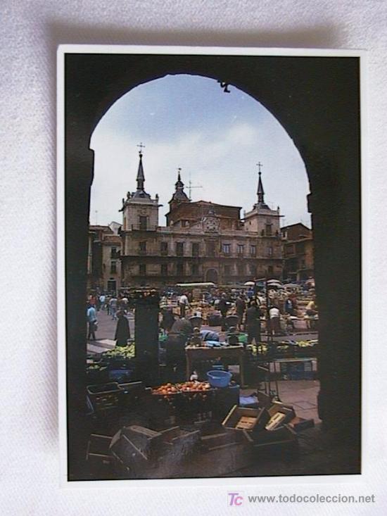 Postales: LEON, PLAZA MAYOR EN DIA DE MERCADO. IMAGEN MAS. EDILESA.