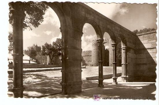 Postales: Avila - Claustro de la Bas&iacute;lica de San Vicente