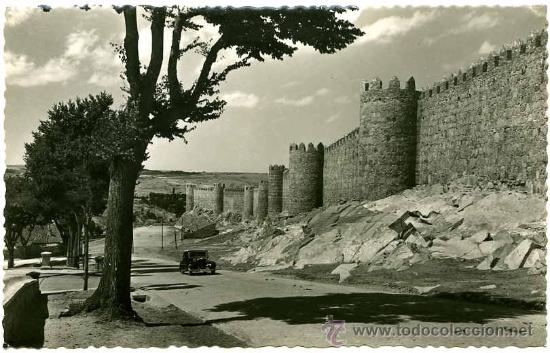 Postales: POME5 05003 Avila COCHE ANTIGUO MURALLA