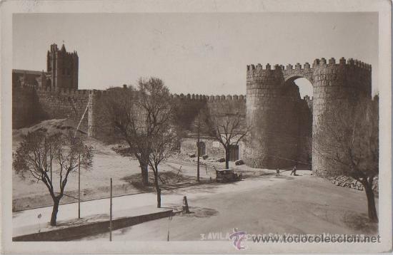 Postales: TARJETA POSTAL ARCO DE SAN VICENTE Y MURALLAS AVILA