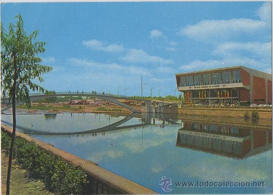 Postales: TARJETA POSTAL PASARELAS SOBRE EL BERNESGA Y PALACIO DE DEPORTES LEON