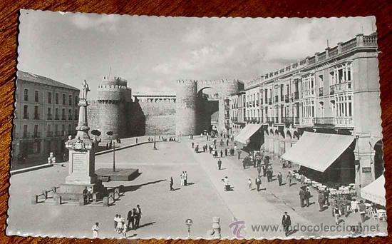 Postales: ANTIGUA FOTO POSTAL DE AVILA - PLAZA DE SANTA TERESA - NO CIRCULADA - ESCRITA - ED. GARCIA GARRABELL