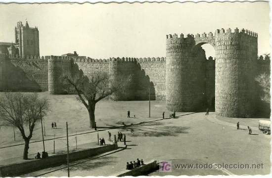 Postales: POSTAL AVILA  PUERTA DE SAN VICENTE Y CATEDRAL