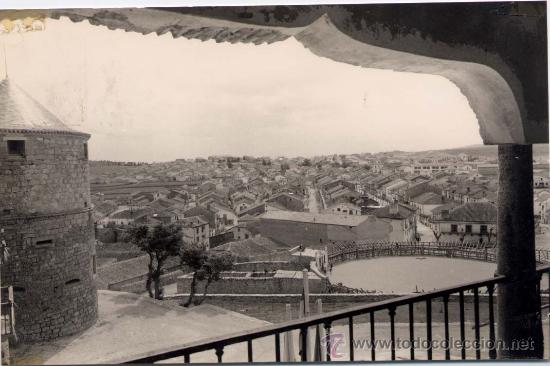 Postales: LAS NAVAS DEL MARQU&Eacute;S(&Aacute;VILA).-VISTA PANOR&Aacute;MICA.PLAZA DE TOROS