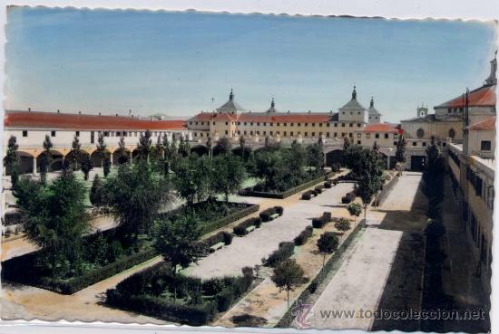 Postales: ZAMORA.-PATIO CENTRAL DE LAS ESCUELAS SALESIANAS
