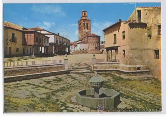 Postales: TARJETA POSTAL DE AREVALO FUENTE DE LOS CUATRO CA&Ntilde;OS Y PLAZA DE LA VILLA AVILA
