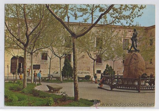 Postales: TARJETA POSTAL MONUMENTO A VIRIATO Y PARADOR NAIONAL AL FONDO ZAMORA