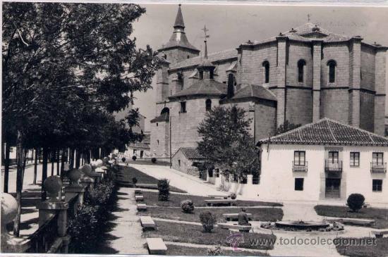 Postales: EL ESPINAR(SEGOVIA).-IGLESIA PARROQUIAL Y JARDINES DE NUEVO ACCESO