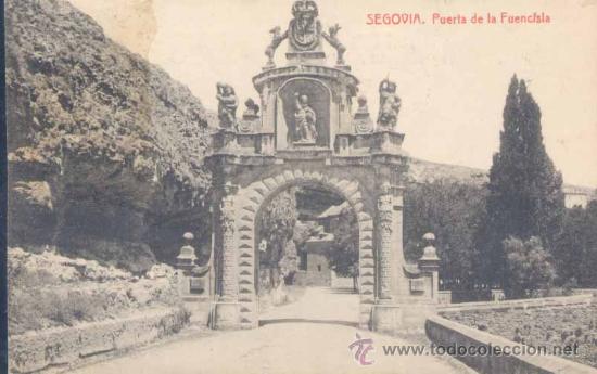 Postales: SEGOVIA.- PUERTA DE LA FUENCISLA - Foto 1