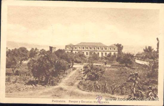 Postales: PIEDRAHITA (&Aacute;VILA).- PARQUE Y ESCUELAS MUNICIPALES