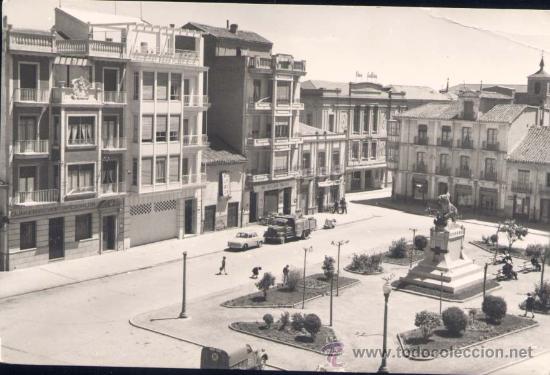 Postales: ASTORGA (LE&Oacute;N) .- PLAZA DE SANTOCILDES - Foto 1