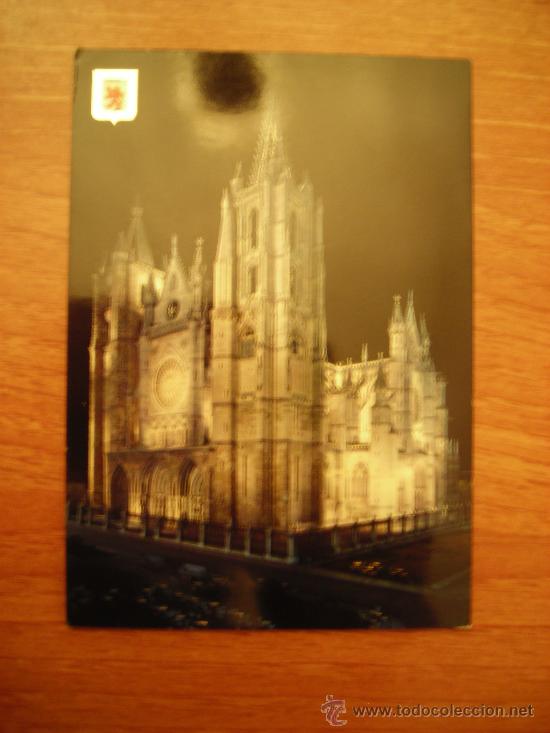 Postales: POSTAL  IMAGENES ESCUDO DE ORO LEON LA CATEDRAL VISTA NOCTURNA SIN CIRCULAR