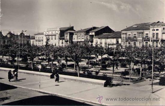 Postales: MEDINA DEL CAMPO (VALLADOLID).- PLAZA DE ESPA&Ntilde;A, VISTA PARCIAL