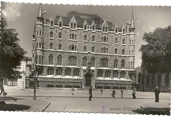 Postales: LEON, EDIFICIO CAJA DE AHORROS Y MONTE DE PIEDAD. EDICIONES GARCIA GARRABELLA.