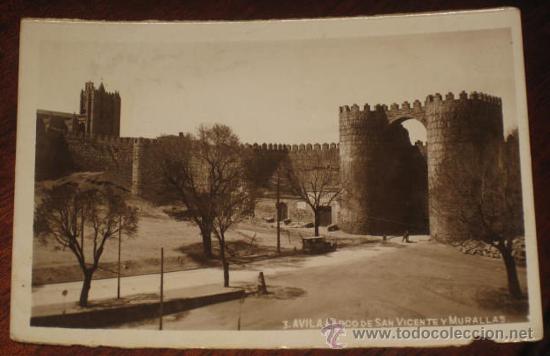 Postales: ANTIGUA FOTO POSTAL DE AVILA - ARCO DE SAN VICENTE - NO CIRCULADA - ESCRITA.