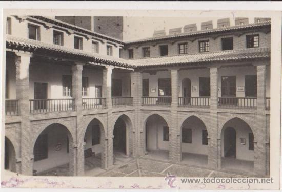 Postales: Medina del Campo Castillo de la Mota,Escuela Mayor de Mandos Jose Antonio,patio central y galerias