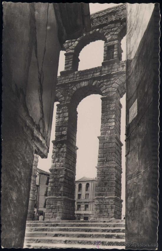 Postales: SEGOVIA.- EL ACUEDUCTO, VISTO DESDE EL CALLEJ&Oacute;N DE GASCOS