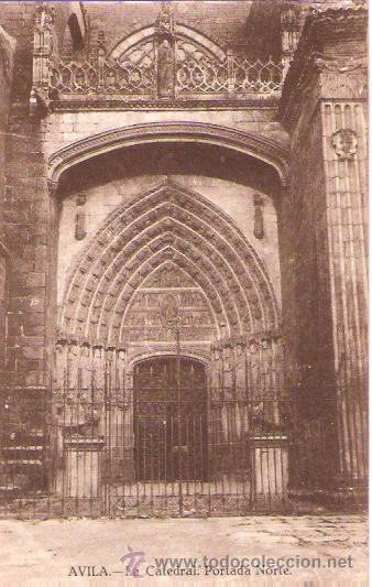 Cartoline: TARJETA POSTAL. AVILA. LA CATEDRAL, ENTRADA NORTE. FOTO MAYORAL ENCINAR.