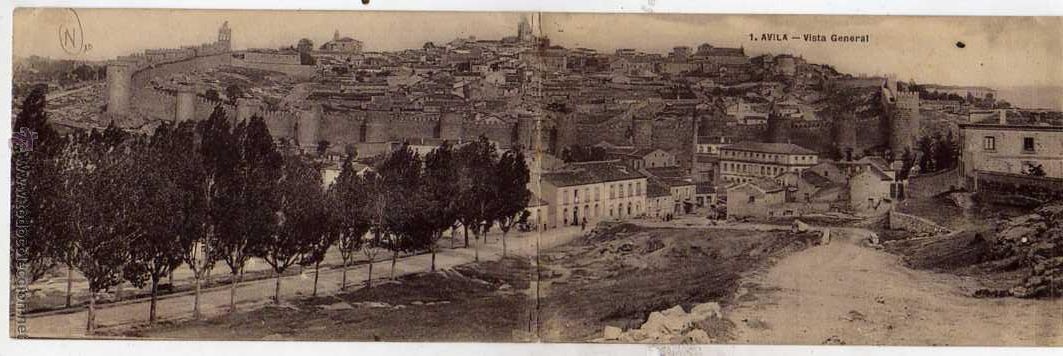 Postales: 1. Avila. Vista general. Postal doble. No figura editor. Sin circular.