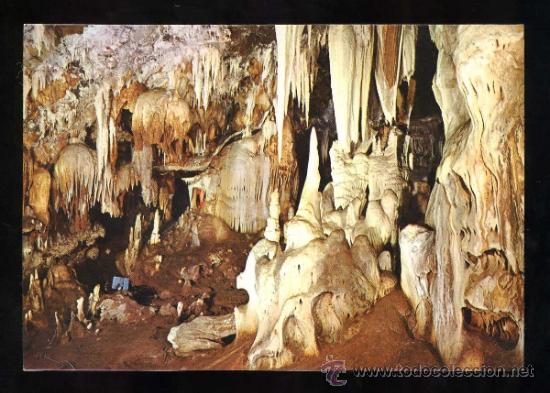 Postales: Arenas de San Pedro. *Gruta de El Aguila...* Ed. Vistabella. Nueva.