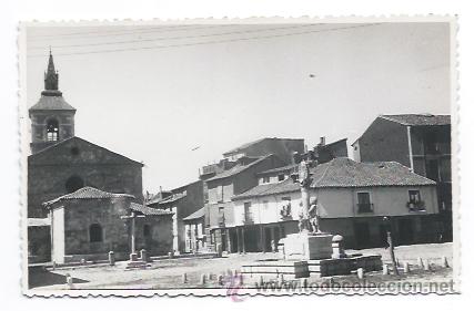 Postales: LE&Oacute;N. PLAZA E IGLESIA DEL MERCADO. - Foto 1