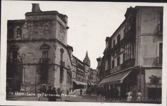 Postales: LE&Oacute;N.- CALLE DE FERNANDO MERINO