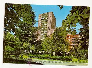 Postales: Postal  Miranda de Ebro. Parque de Calvo Sotelo. Torre de Miranda la fondo.