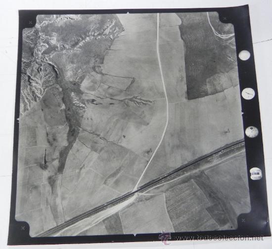 Postales: ANTIGUA FOTOGRAFIA AEREA DE CARRETERA LABAJOS A SANCHIDRIAN, AVILA, FOTO DE LA COMPA&Ntilde;IA ESPA&Ntilde;OLA DE