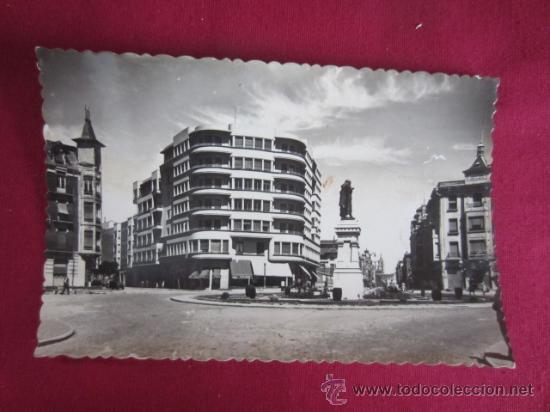 Postales: LEON - PLAZA DE GUZMAN EL BUENO Y AVENIDA DE ORDO&Ntilde;O II