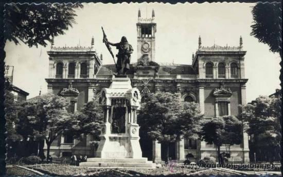 Postales: VALLADOLID.- MONUMENTO CONDE ANSUREZ Y AYUNTAMIENTO