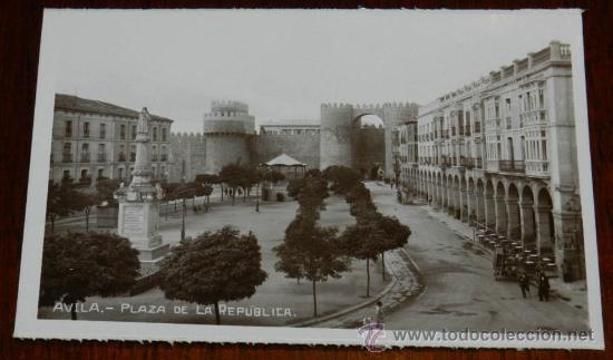 Postales: ANTIGUA FOTO POSTAL DE AVILA, PLAZA DE LA REPUBLICA, NO CIRCULADA.