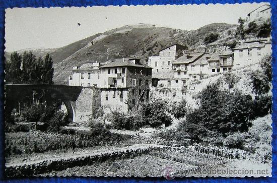 Postales: ANTIGUA POSTAL TROQUELADA EN B/N VILLAFRANCA DEL BIERZO LE&Oacute;N LOS TEJEDORES  ALARDE N&ordm; 2 D&Eacute;CADA 40
