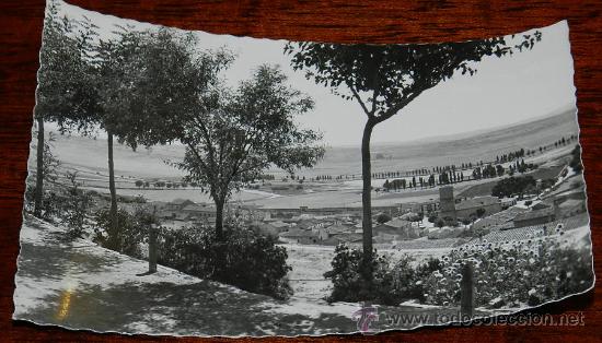 Postales: ANTIGUA FOTO POSTAL DE AVILA, N. 24, VISTA PARCIAL DE LOS ARRABALES, ED. GARCIA GARRABELLA, NO CIRCU