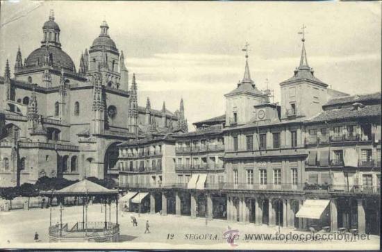 Postales: SEGOVIA.- EL AYUNTAMIENTO Y PLAZA MAYOR