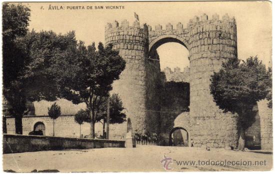 Postales: PRECIOSA POSTAL - AVILA - PUERTA DE SAN VICENTE - AMBIENTADA