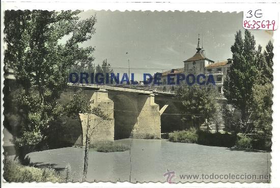 Postales: (PS-35679)POSTAL DE ARANDA DE DUERO-RIO DUERO Y PUENTE DE ENTRADA A LA CIUDAD