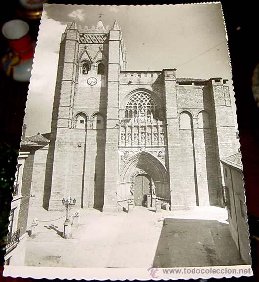 Postales: ANTIGUA POSTAL DE AVILA-FACHADA PRINCIPAL DE LA CATEDRAL- EDICIONES GARCIA GARRABELLA-CIRCULADA CON