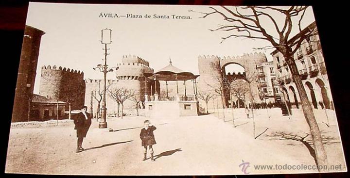 Postales: ANTIGUA POSTAL DE AVILA - PLAZA DE SANTA TERESA - NO CIRCULADA - ED.MAYORAL ENCINAR.