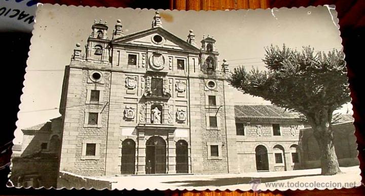 Postales: ANTIGUA POSTAL DE AVILA - FACHADA PRINCIPAL DEL CONVENTO DE SANTA TERESA - CASA DE PIEDRA - NO CIRCU