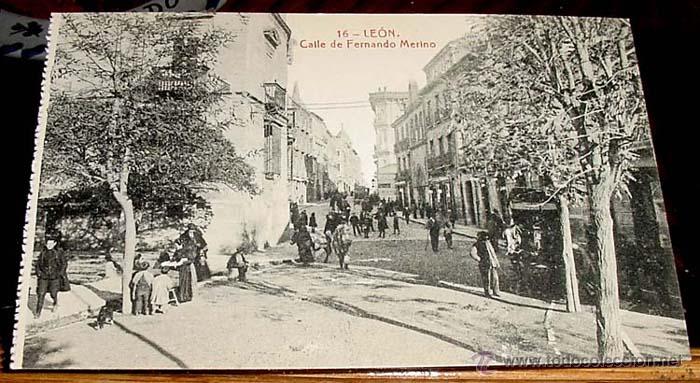 Postales: ANTIGUA FOTO POSTAL DE CASTILLA LEON - LEON - CALLE DE FERNANDO MERINO - TRANSEUNTES DE LA EPOCA -