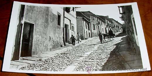 Postales: ANTIGUA FOTO POSTAL  DE AVILA - UNA CALLE TIPICA . GARRABELLA - SIN CIRCULAR