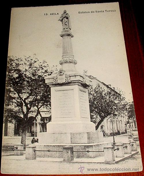 Postales: ANTIGUA POSTAL DE AVILA - ESTATUA DE SANTA TERESA - NO CIRCULADA.
