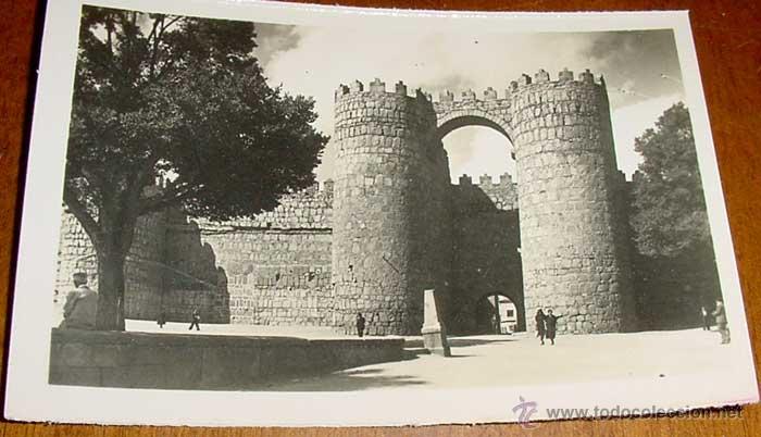 Postales: ANTIGUA FOTO POSTAL DE AVILA - PLAZA DE SAN VICENTE - ED. GARCIA GARRABELLA - NO CIRCULADA.
