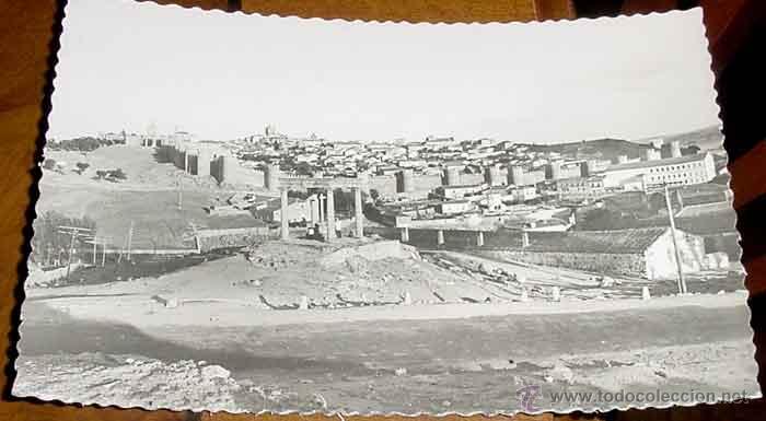 Postales: ANTIGUA POSTAL DE AVILA - VISTA GENERAL DESDE LOS CUATRO POSTES - CIRCULADA - ED. GARCIA GARRABELLA.