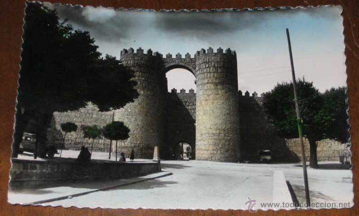 Postales: ANTIGUA FOTO COLOREADA DE AVILA - MURALLA, PUERTA DE S. VICENTE - N&ordm; 10 - ED. ARTIGOT - ESCRITA POR