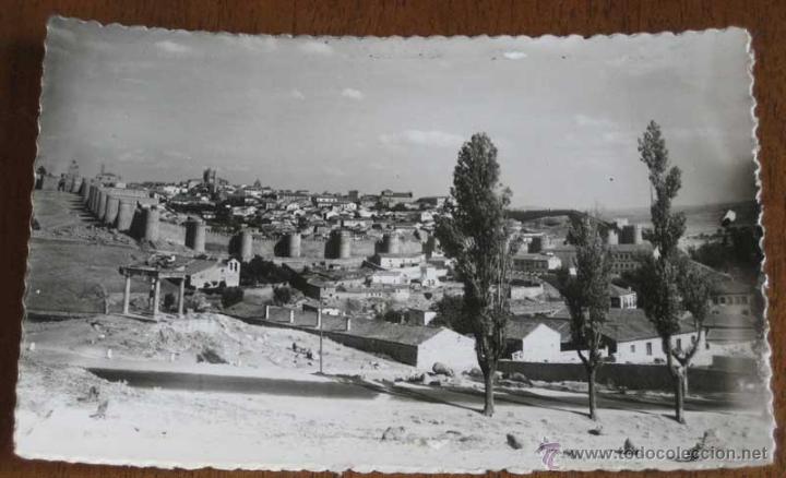 Postales: ANTIGUA FOTO POSTAL DE AVILA - N&ordm; 6 - VISTA GENERAL DE LA CIUDAD CON LAS MURALLAS - ED. ARTIGOT - NO